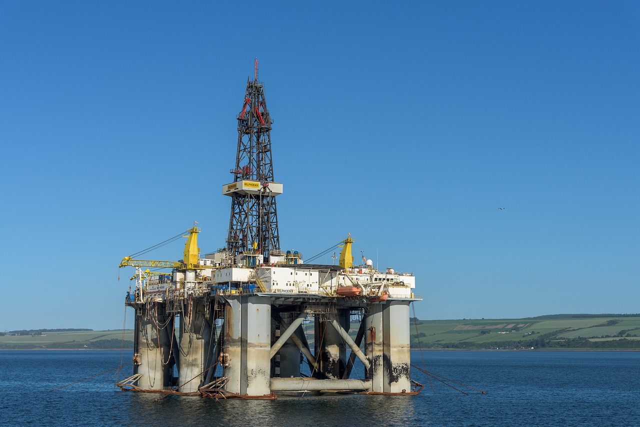 oil rig, scotland, cromarty firth-3522594.jpg